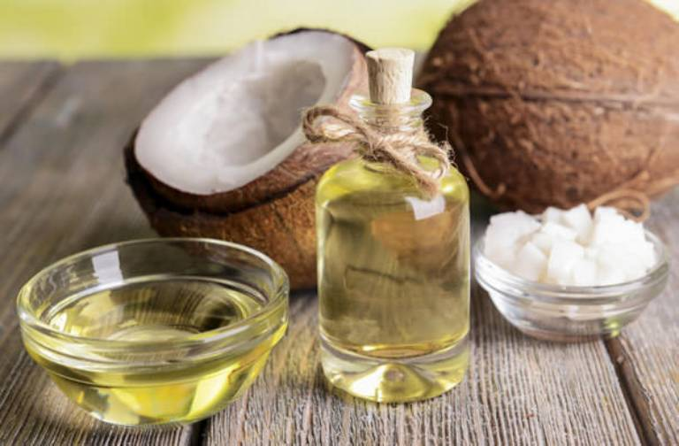 Trị thâm nách bằng dầu dừa